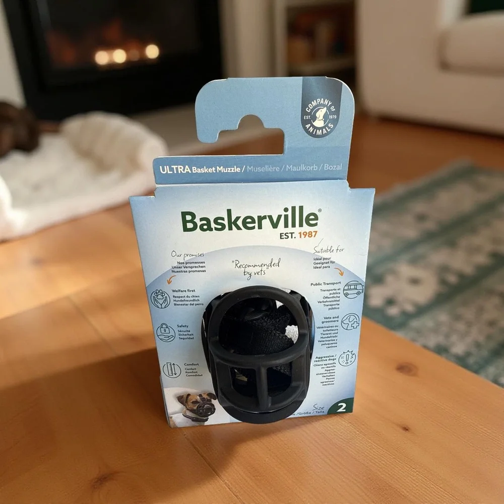 NWT Pet Life Extreme-Skater shoes Pet Sneaker and Baskerville Muzzle